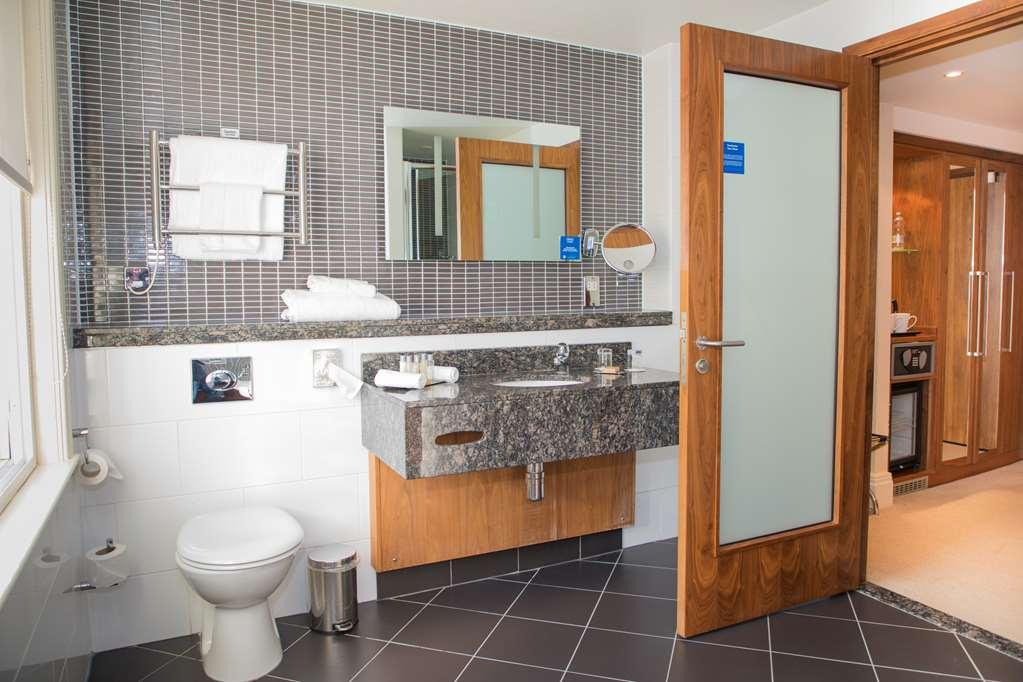 Doubletree By Hilton Reading M4 J10 Winnersh Room photo
