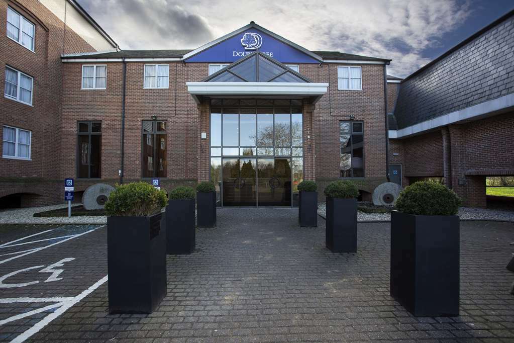 Doubletree By Hilton Reading M4 J10 Winnersh Exterior photo