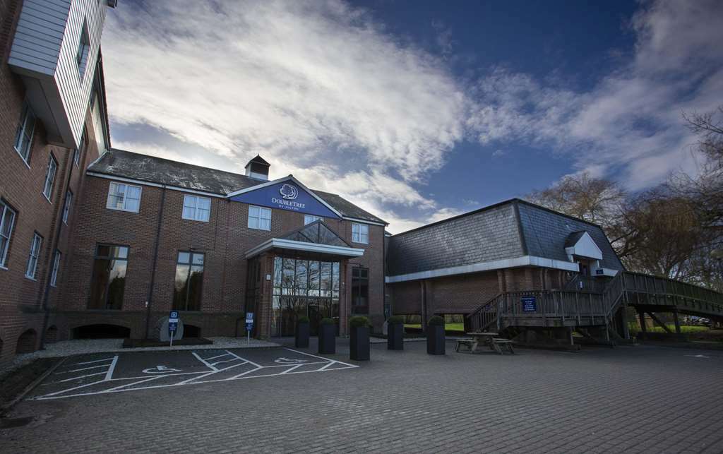Doubletree By Hilton Reading M4 J10 Winnersh Exterior photo